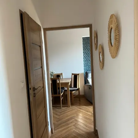 Dawna Mleczarnia Sloneczny Апартаменты *